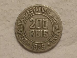 200 Réis - 1923... Data difícil - Cu/Ni - / Mbc / Cod. 380