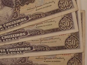 - 4 Cédulas Erro de Impressão - (( Minstro da fazenda)) - 50 Cruzeiros com carimbo / cod. 995