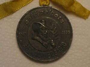 Antiga e rara Medalha do Café Palheta 1943/1979 em seu 36º anivrsário com olhal e fita / Cod. 140