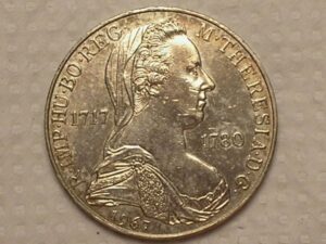 Austria) 25 Schilings - 1967 / comemorativa a Maria Theresia Thaler - Peça Rara - / Prata / Sob/Flor / Cod. 240
