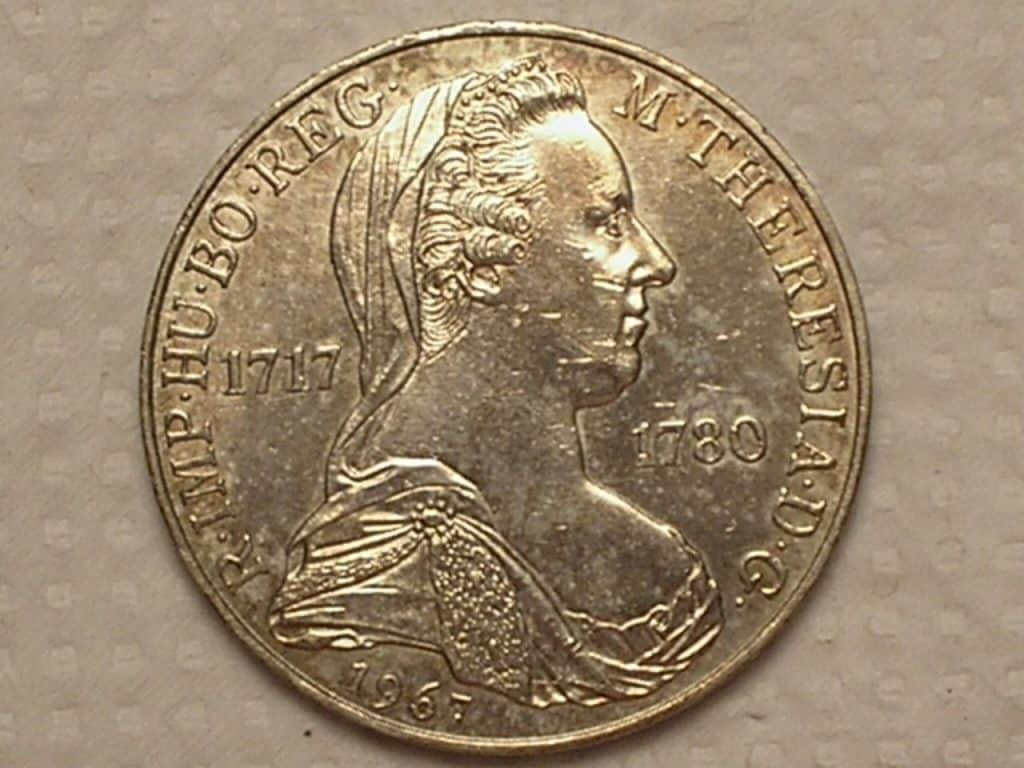 Austria) 25 Schilings - 1967 / comemorativa a Maria Theresia Thaler - Peça Rara - / Prata / Sob/Flor / Cod. 240
