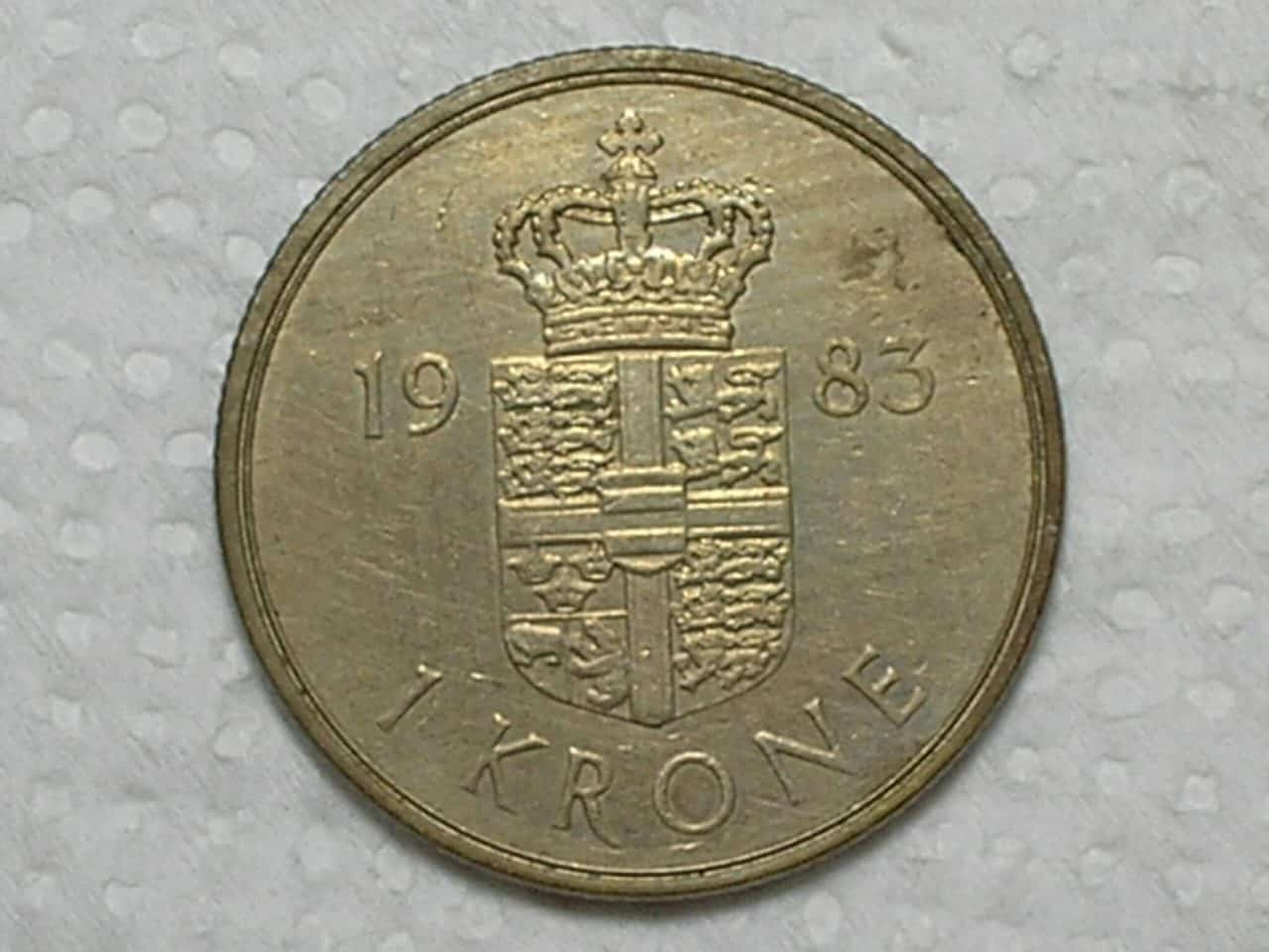 Dinamarca) 1 Krone - 1983 - 1984 / Co-Ni / Soberbas / box4