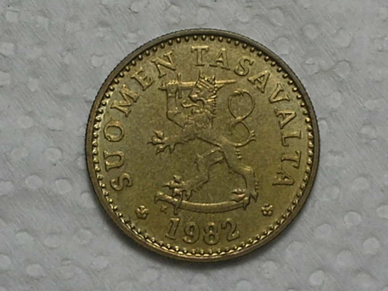 Finlandia) 10 Pennia - 1971/1972/1973/1982/1992 / Bz-al / box4 SELO 100 RÉIS COM CARIMBO ARAGUARY LOTE 949 .