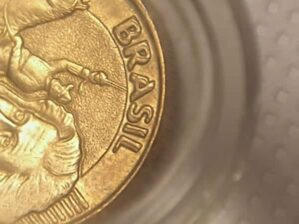 ' 10 Centavos - 2001 - Reverso Duplos BBRRAASSIILL, Espada e cavalo duplos / Soberba / cod. 820