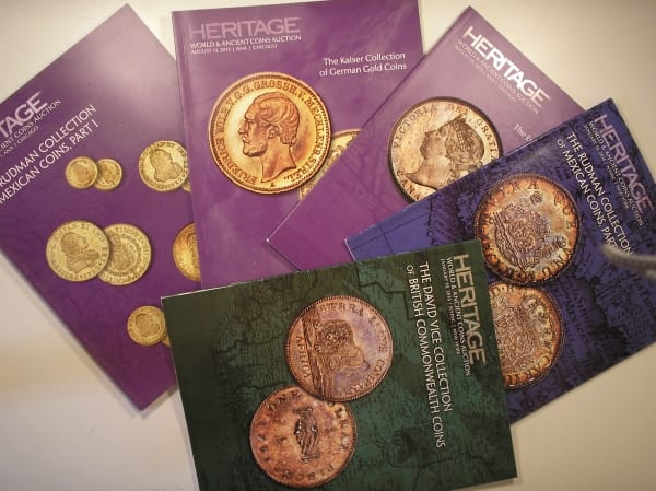 5 Catálogos de Moedas Heritage, muito Ilustrado, Brasil, diversos Países e moedas, Ano 2015-2016 / "Valores em Dollar" / Chicago/N.York