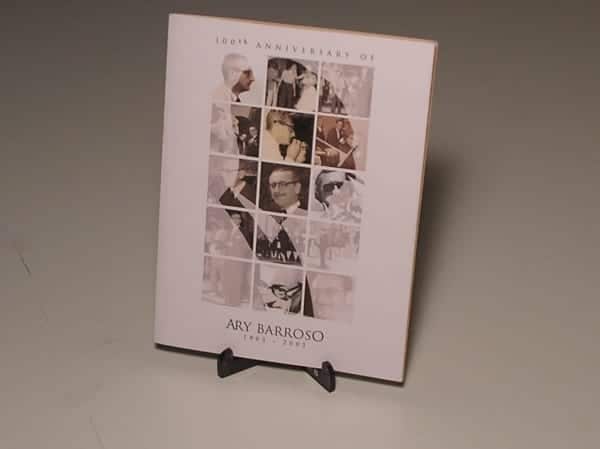 Estojo - Centenário Ary Barroso) 2 Reais - 2003 - Prata Proof / Com Tripé da casa da Moeda do Brasil