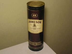 Porta garrafa de Whisky Jameson - Irish 12 anos - redonda.