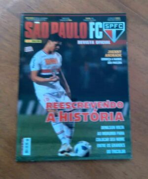 Revista Oficial São Paulo FC 46 / Reescrevendo a História / contêm após ter.