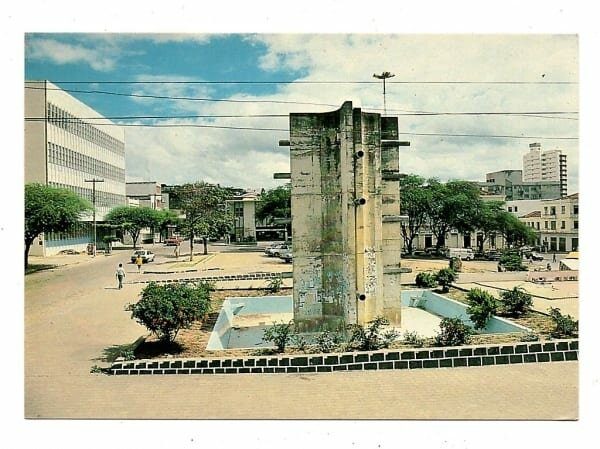 Cartao Postal - Rua Italia com Bancos do Brasil e do Nordeste - Jequié - Bahia - Anos 1970 - Cluposil