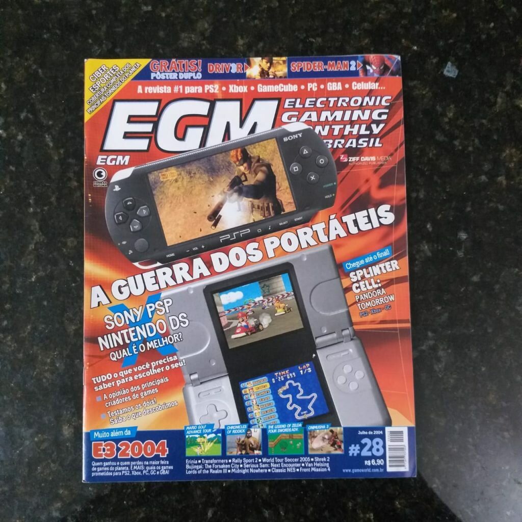 EGM - Electronic Gaming Monthly Nº 28 - Capa A Guerra dos Portáteis - Julho 2004 (Revista)