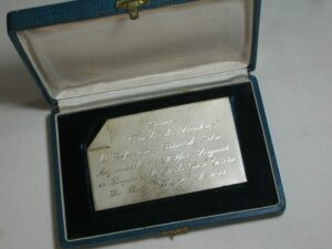 Placa Grossa Ix Expo Gado - São Paulo / Metal Prateada / Premial - 1966 / no estojo