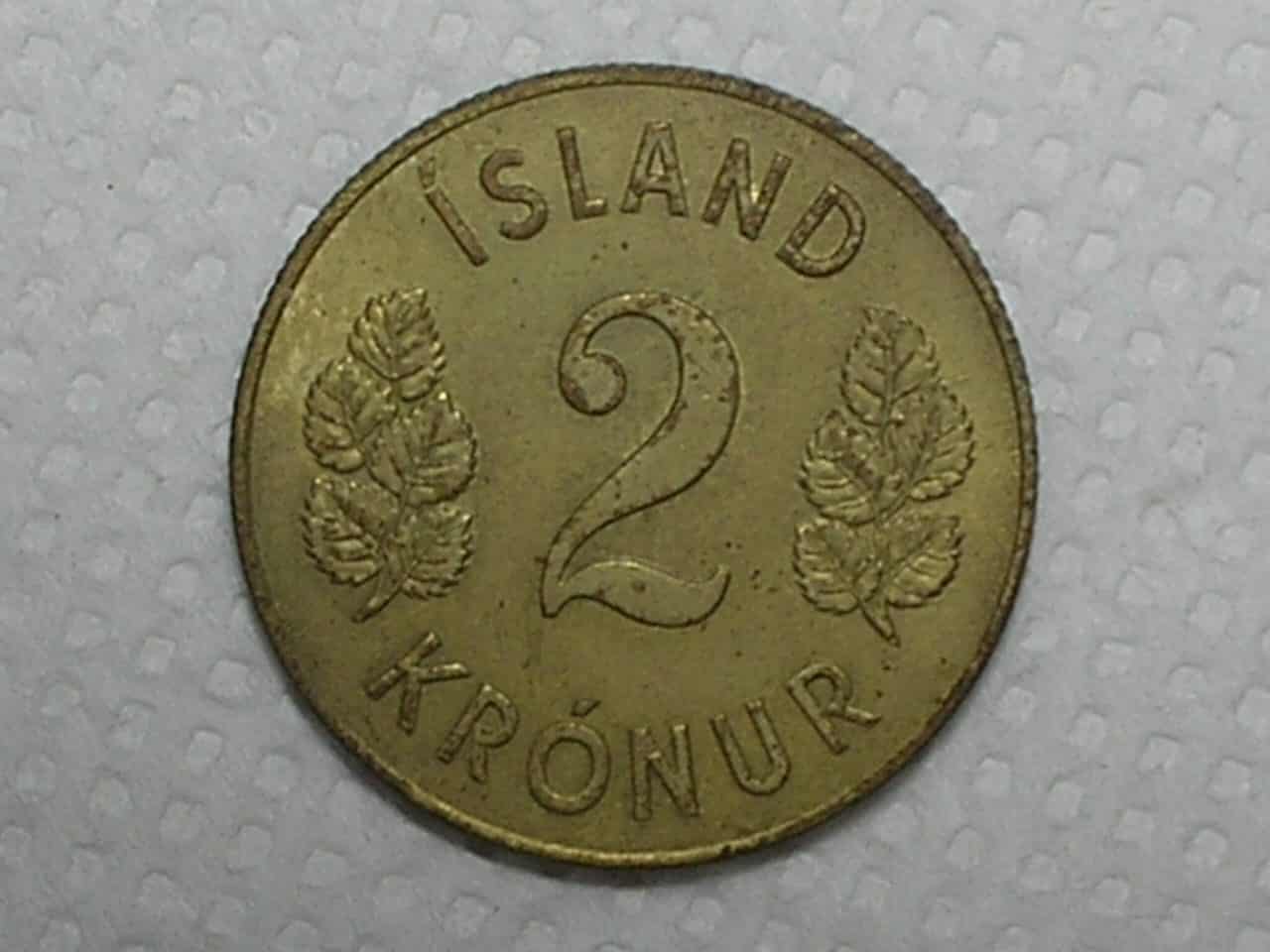 Icelandia) 2 Kronur - 1946 / Escassa / Flor de Cunho / m60