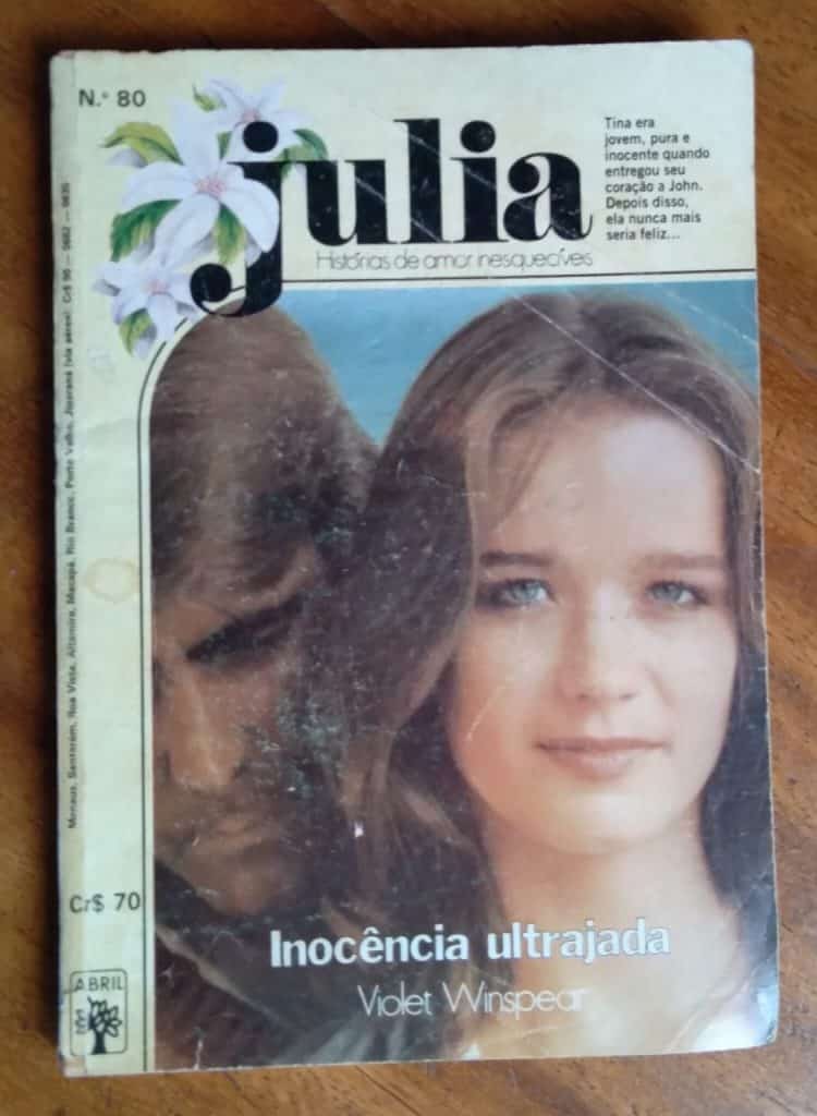 | Casa do Colecionador Livro Julia 80 / Violet Winspear Inocência Ultrajada