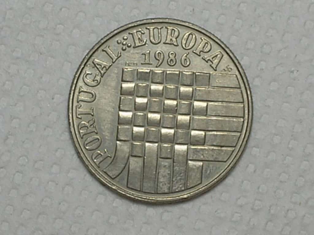 Portugal) 25$00 Escudos - 1986 / Portugal/Europa / Flor de Cunho / m70