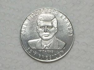Medalha Usa Kennedy 1917 1963 Al 25mm Fc C210a Nao Pergunte O Que Seu Pais Pode Fazer Por Voce E Sim O Que Voce Pode Fazer Pelo Seu Pais C210a