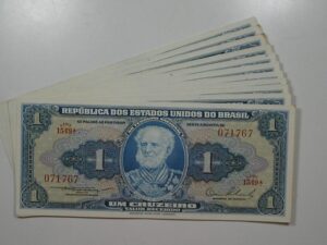 11 Cédulas 1 Cruzeiro Tamandaré C-010 -- Sob/+ -- 071767 - Com dobras bancária