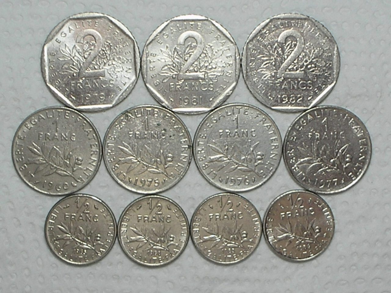 França) 1/2 Franc - 1965/1968/1983/1986 + 1 Franc - 1960/1975/1976/1977 + 2 Francs - 1979/1981/1982