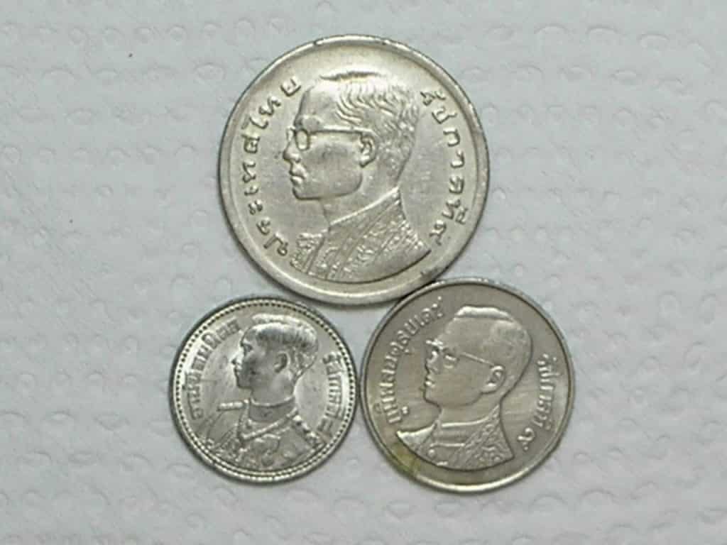 Thailandia) 1 Baht - 1977 / 1986 + 10 Satang - 1950 / m220