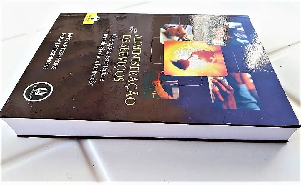 | Casa do Colecionador Administração De Serviços - James A. e Mona J. Fitzsimmons