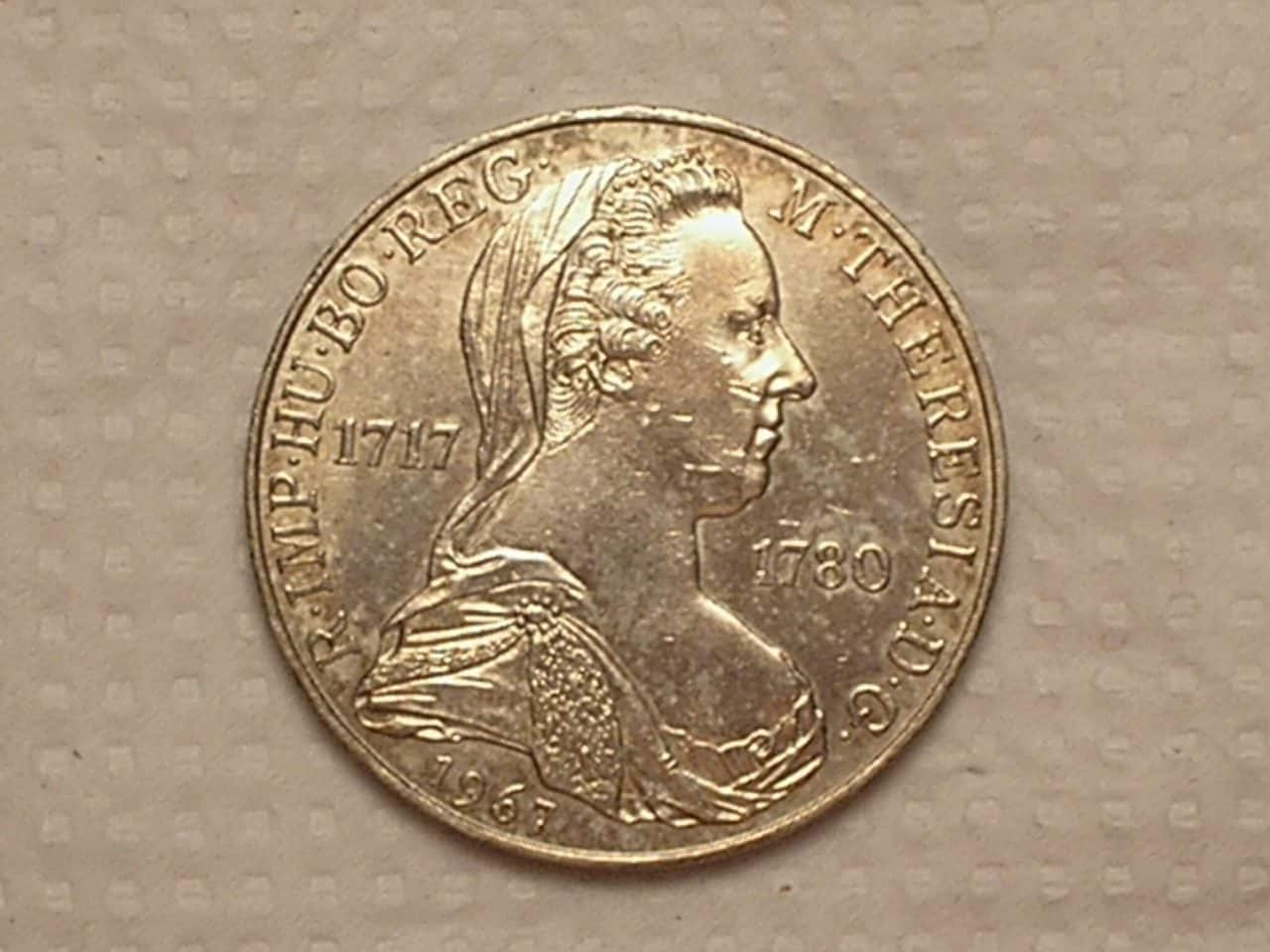 Austria) 25 Schilings - 1967 / comemorativa a Maria Theresia Thaler - Peça Rara - / Prata / Sob/Flor / Cod. 240 Austria) 25 Schilings - 1967 / comemorativa a Maria Theresia Thaler - Peça Rara - / Prata / Sob/Flor / Cod. 240