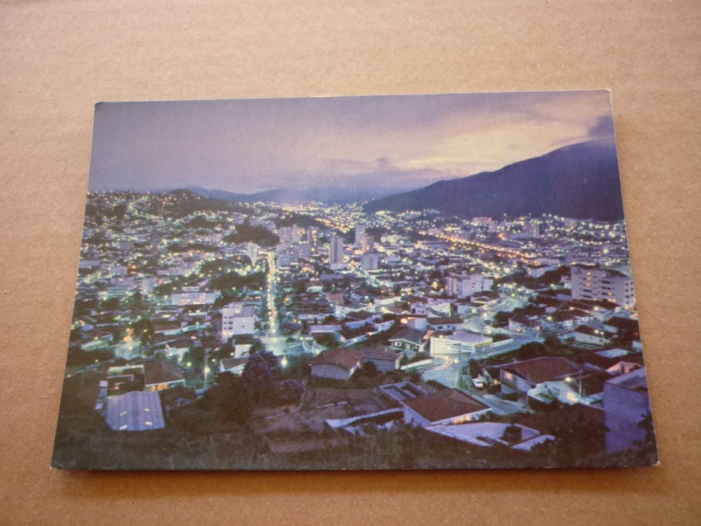 CARTÃO POSTAL POÇOS DE CALDAS VISTA NOTURNA .