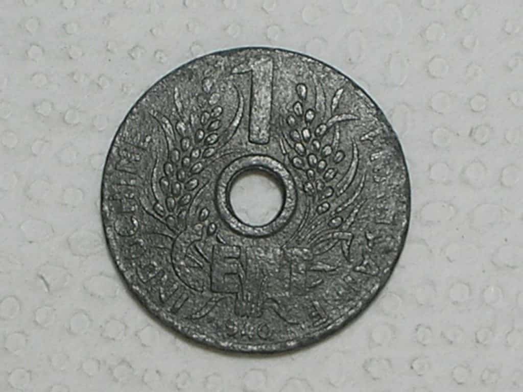French Indo China) 1 Cent - 1940 ( Com Rosettes ) / Escassa / m290.1