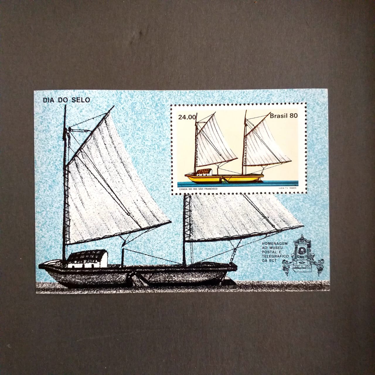 Bloco Comemorativo - RHM B045 Novo - Dia do Selo - Homenagem ao Museu Postal e Telegráfico da ECT - 01/08/1980