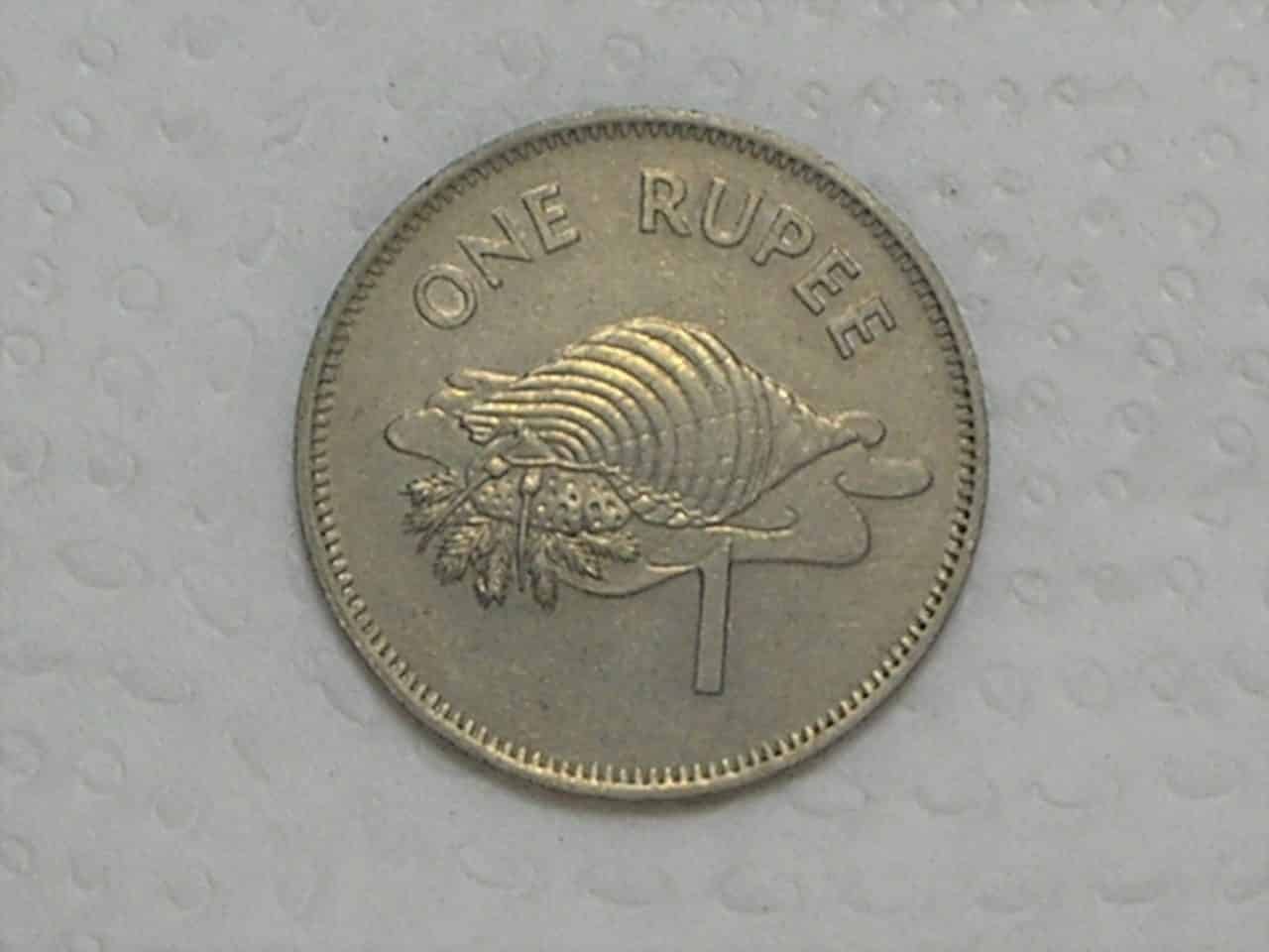 Seychelles) 1 Rupee - 1982 / Conch Shell / box13