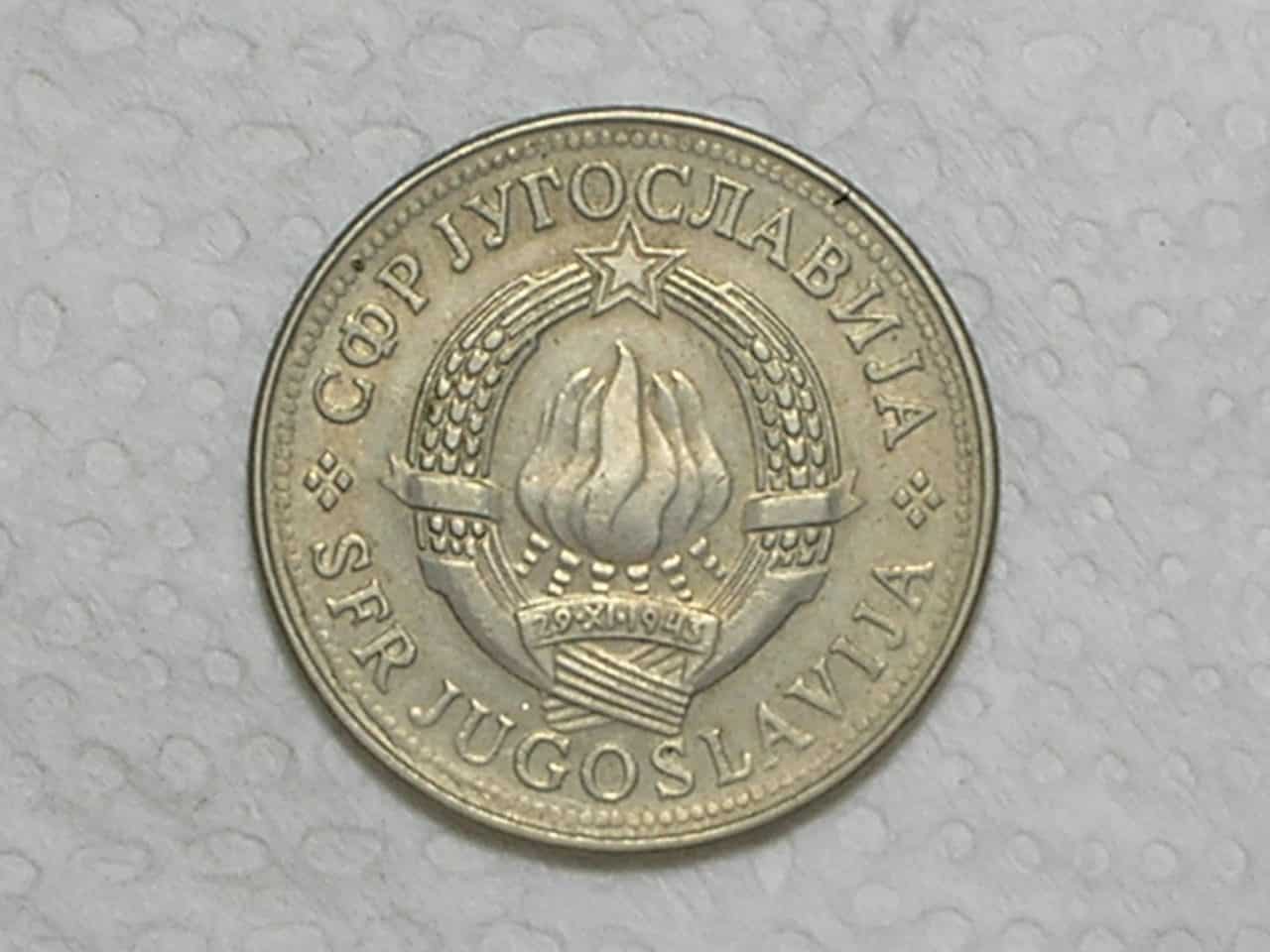 | Casa do Colecionador Yugoslavia) 10 Dinara - 1978 / box15