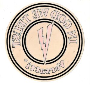 Adesivo Interno - Versatti - In GOD We Trust - Anos 70