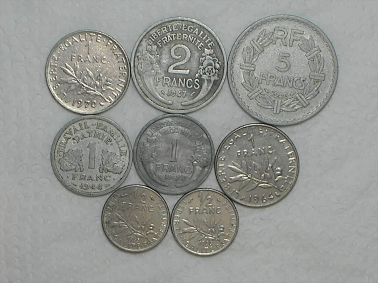 França - 8 Moedas datas 1944 a 1970 / m320