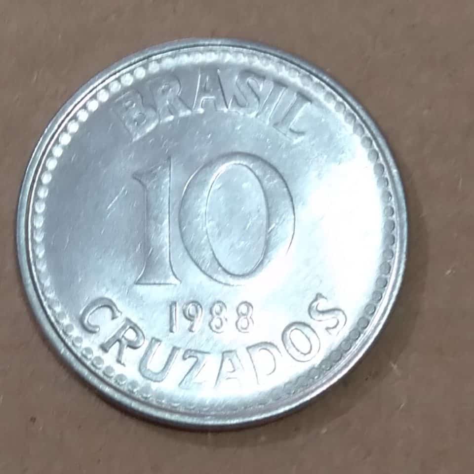 Moeda Brasil 1988 / 10 cruzados.