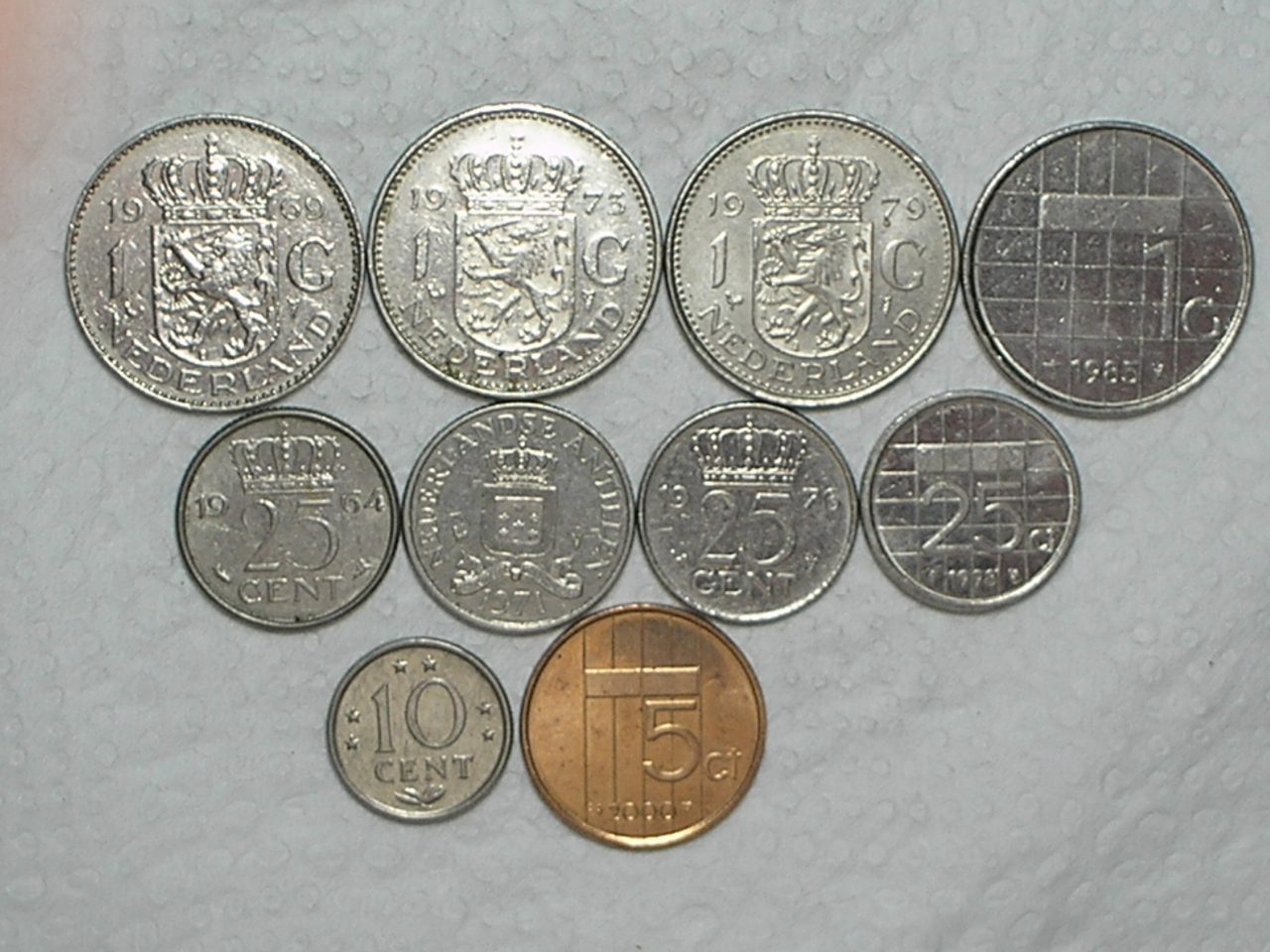 Netherland Antilles) 1 Gulden - 1969/1973/79/85 + 25 Cents - 1964/1971/76/98 + 10 Cents - 1975 + 5 Cents - 2000 / m340