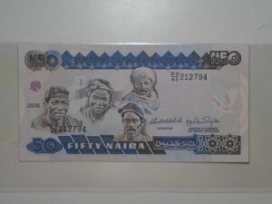 Nigeria) 50 Naira - 2005 / Flor de Estampa / ce04