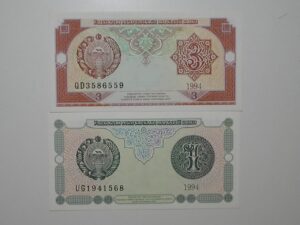 Uzbekistan) 1 / 3 Som - 1994 / Flor de Estampa / ce04