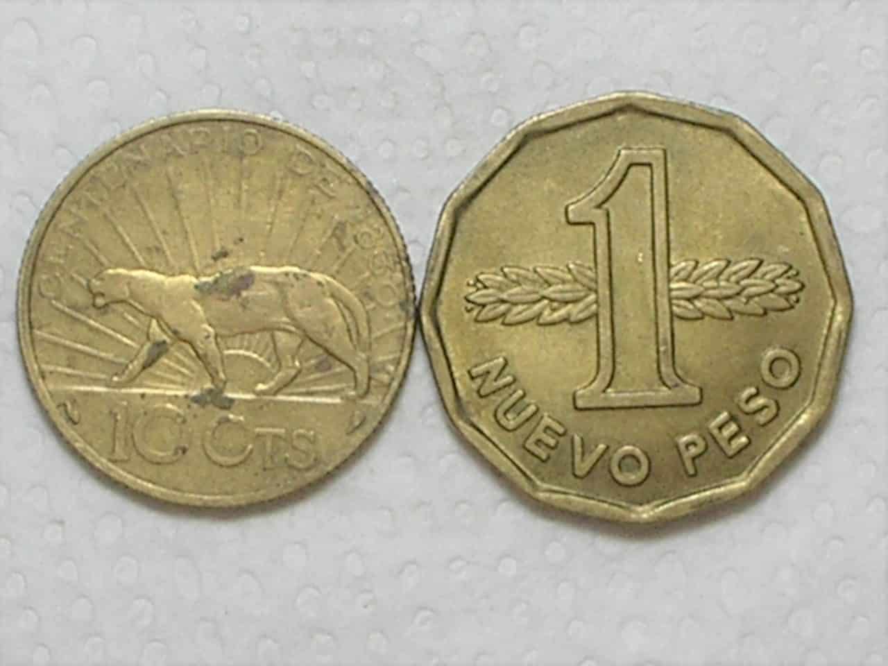 Uruguay) 10 Centesimi - 1930a + 1 Nuevo Peso - 1976 / box19