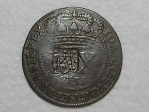 XX Réis – 1731 Bahia = 52 Pérolas - Escudete / Pecunia / Circumt Sem a letra I e ponto acima do T / Variante rara / Colônia de D. João V / Cobre / Bc/Mbc / Box2