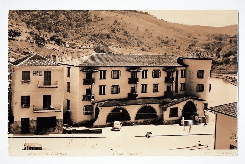 Cartao Postal Fotografico - Aguas de Lindoia - SP Hotel Brasil e Do Lago - Anos 50
