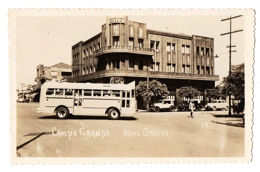 Cartao Postal Fotografico Campo Grande - MT - Antigo Onibus - Anos 40 / 50