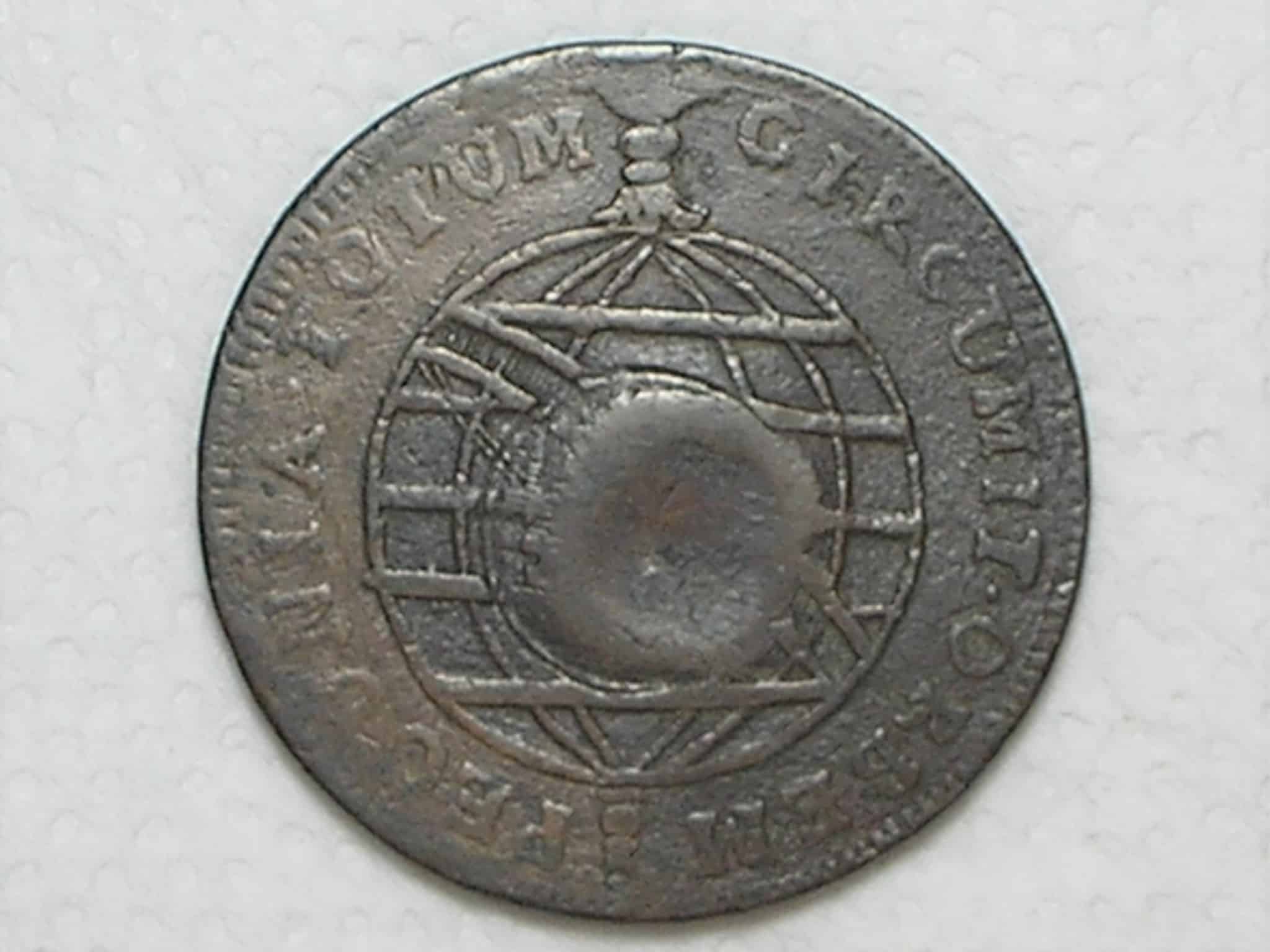 | Casa do Colecionador Falsa clássica da época / Rara / XL Réis – 1787 = 42 Perolas / Corôa Média / Data entre Florões / Escudete / Colonia D. Maria I - Casa da Moeda de Lisboa / Rara / Cobre / Bc/Mbc / Box23