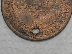 Legítimo Furo do escravo ) XX Réis - 1819 - Rio / 57 Pérolas / Colônia D. João VI / Cobre / Bc/Mbc / box21