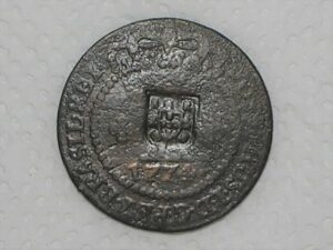 X Réis – 1774 / 42 Perolas / Corôa Alta e com pedículos / Data entre pontos / Escudete / Colônia de D. José I / Escassa / Cobre / Bc / Box22