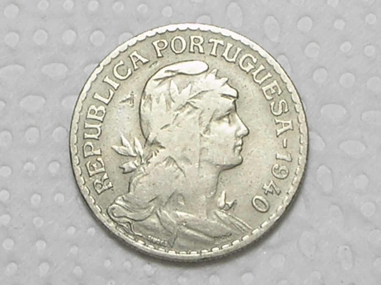 | Casa do Colecionador Data Escassa - Portugal) 1 Escudo - 1940 / Ni / Mbc / box25