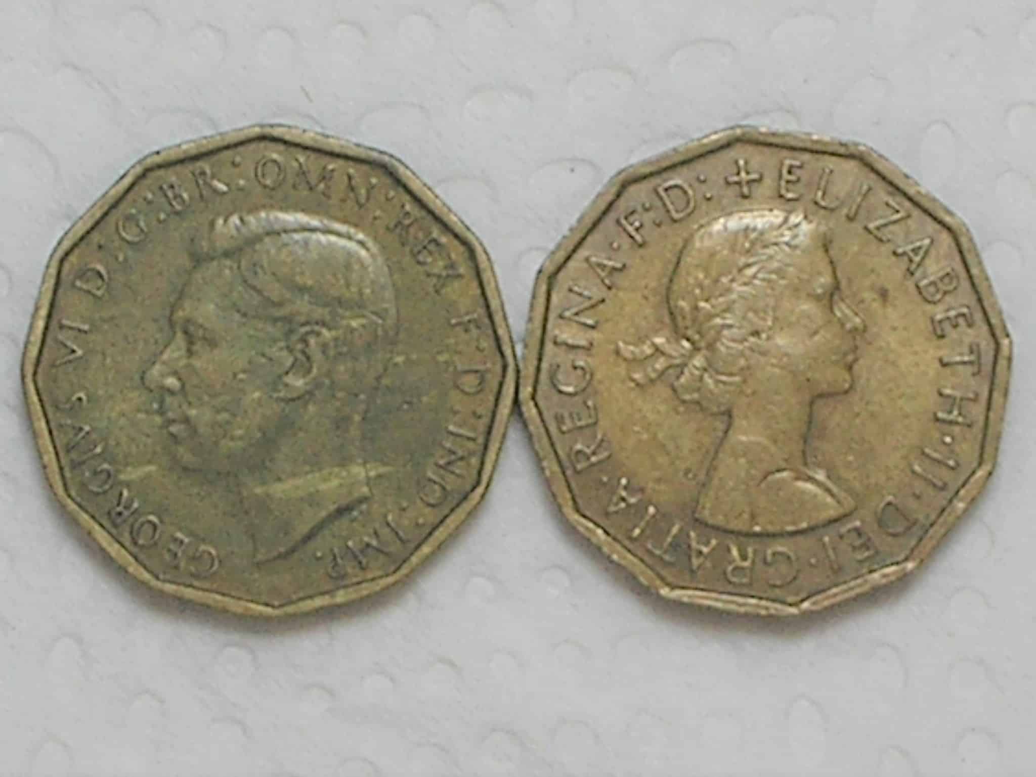 | Casa do Colecionador Inglaterra) 3 Pence - 1944-Georg. VI / 1961-Regina / Bz/ box27