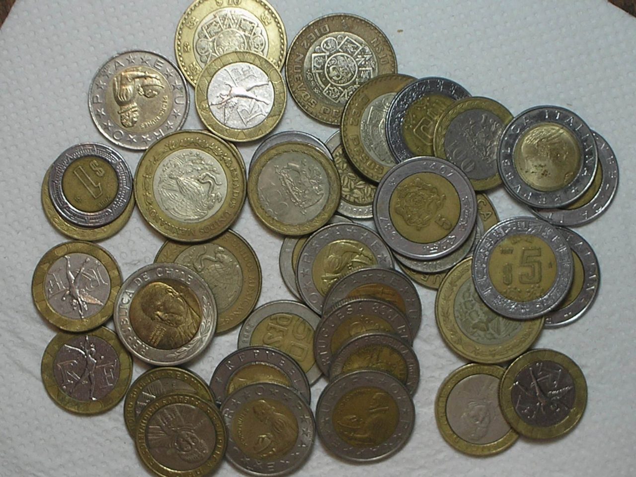 40 Moedas Bimetalicas diversas / veja descrição e quantidade / m370