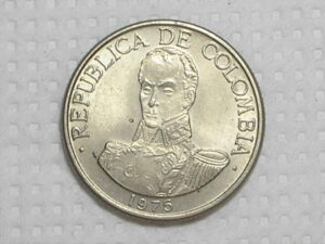 Colombia) 1 Peso - 1975 / Ni / Flor de cunho / box28