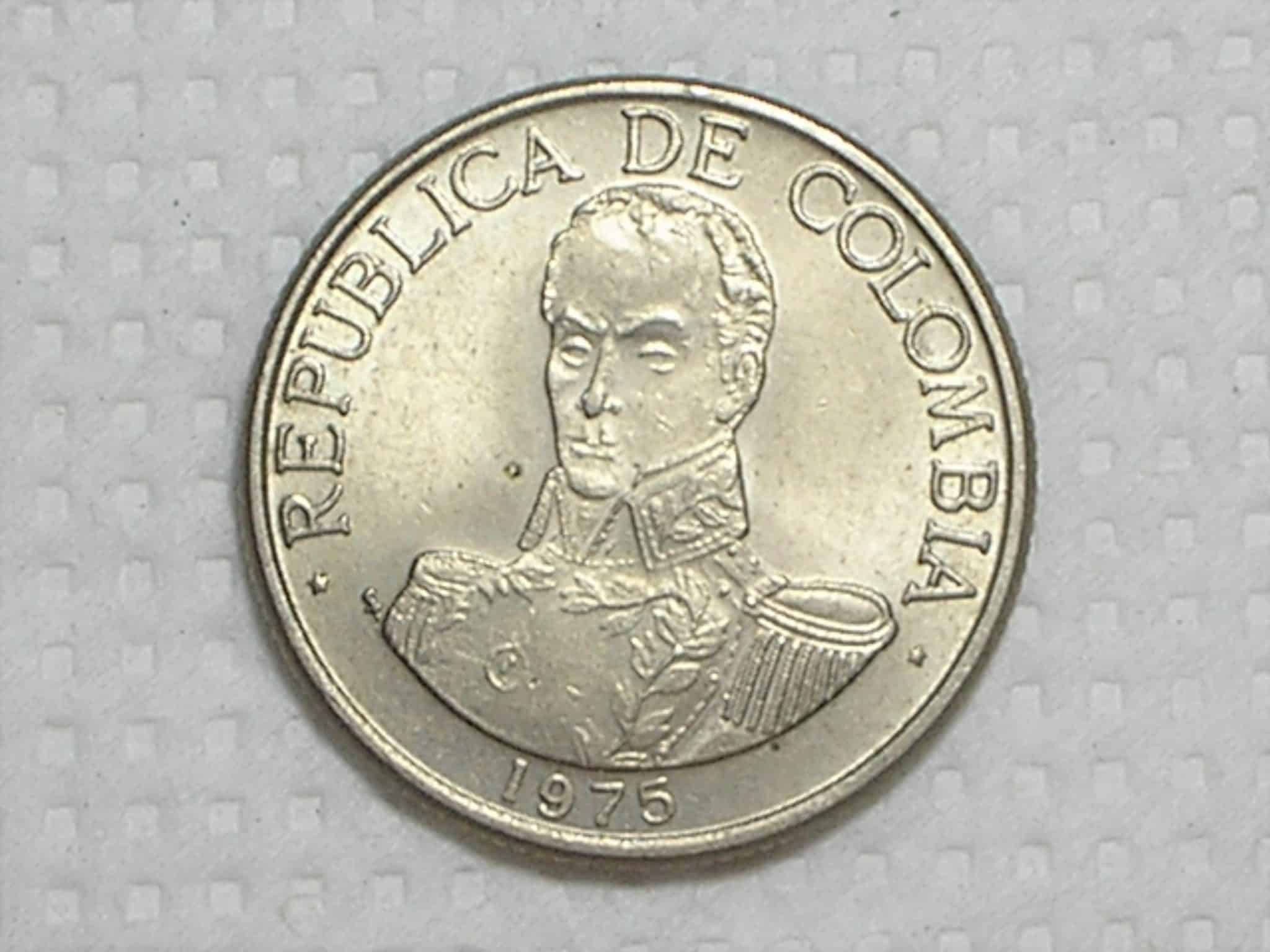 | Casa do Colecionador Colombia) 1 Peso - 1975 / Ni / Flor de cunho / box28