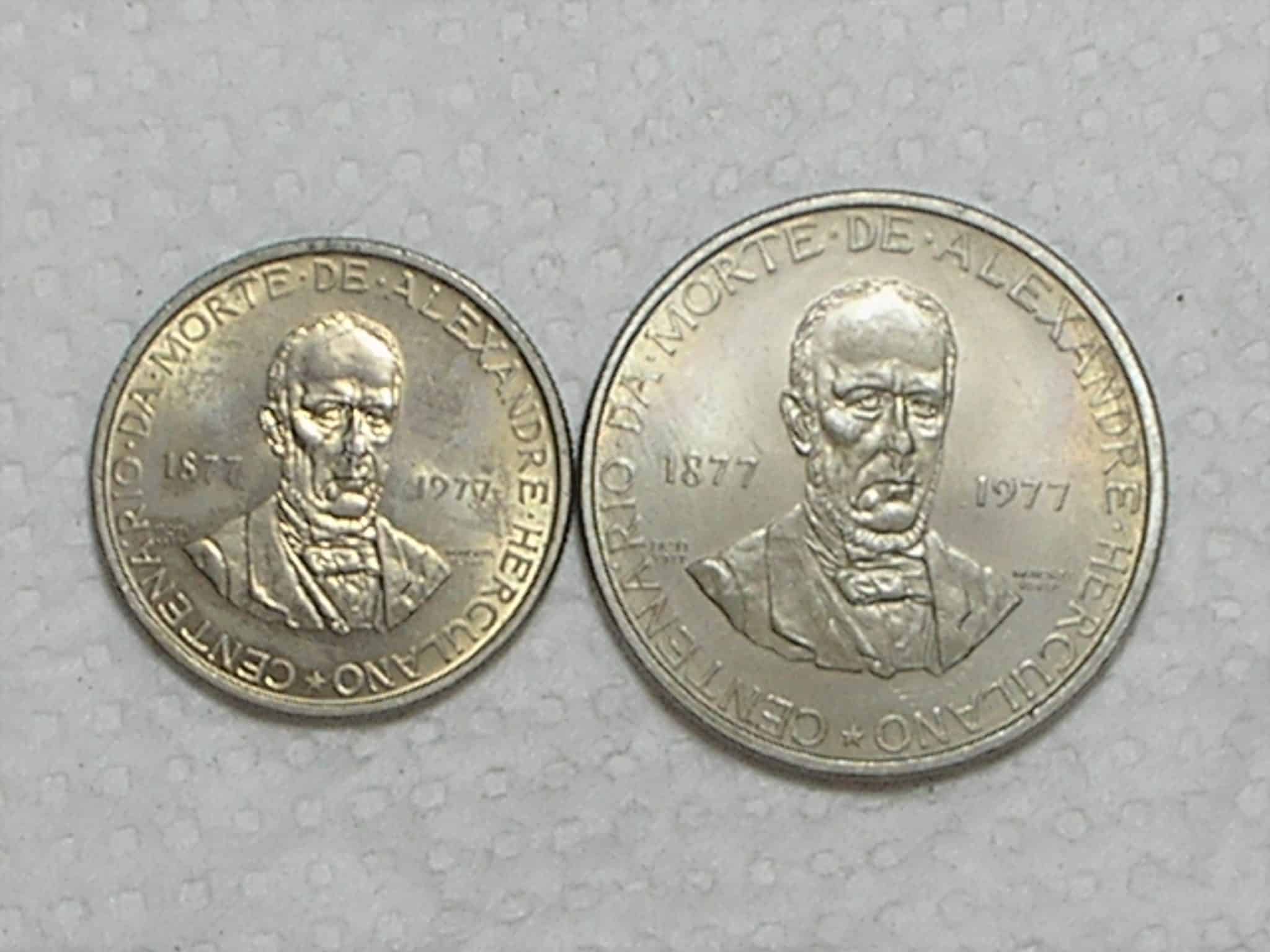 Portugal) 2,5 e 5 Escudos - 1977 / Ni / Flor / box28.1
