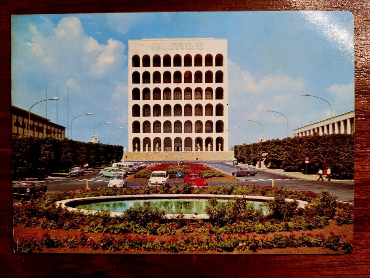 Cartão Postal Estrangeiro - Itália (Roma) Viale della Civilitá e del Lavoro