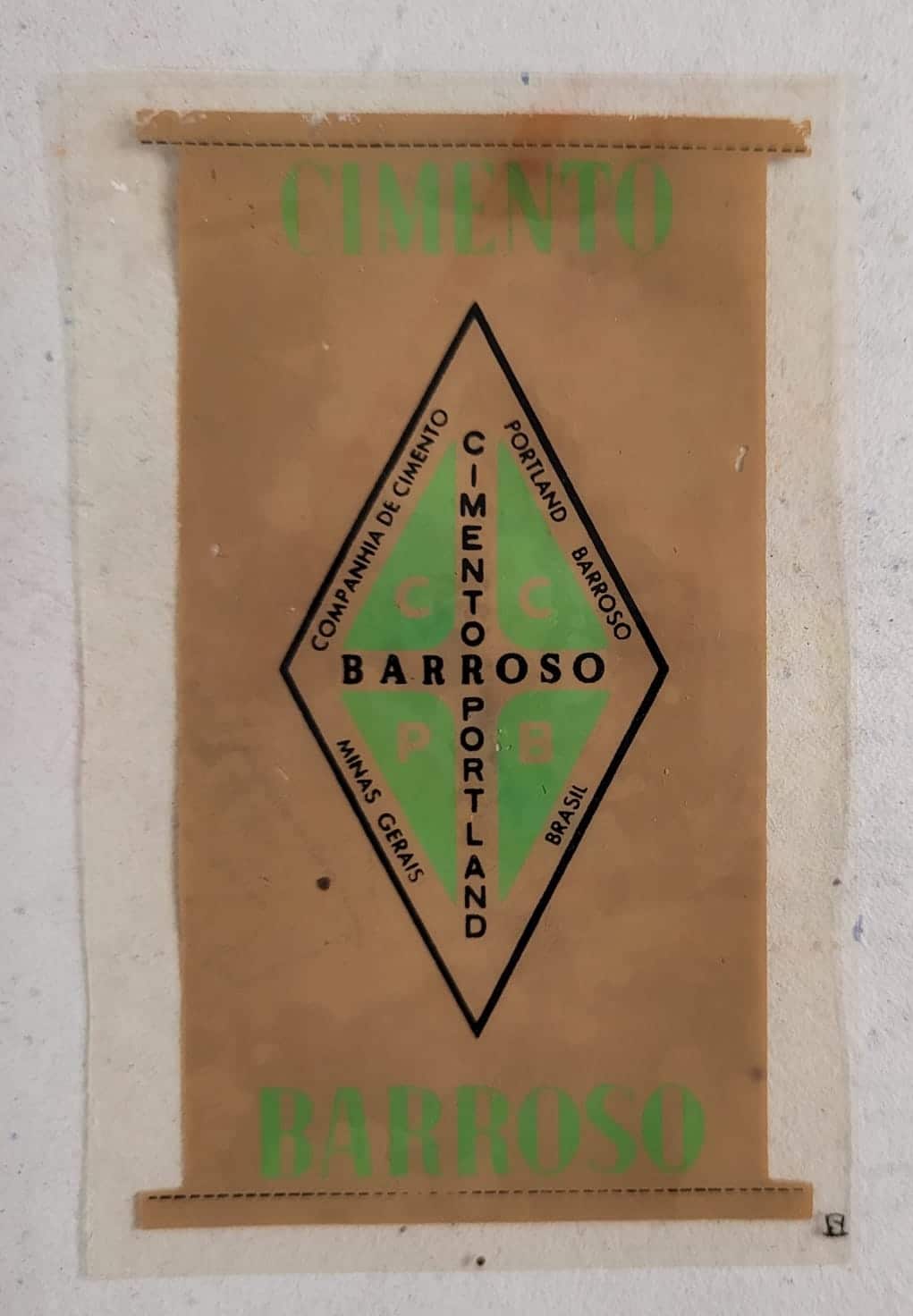 Adesivo Plastico Cimento Barroso 1 Casa do Colecionador